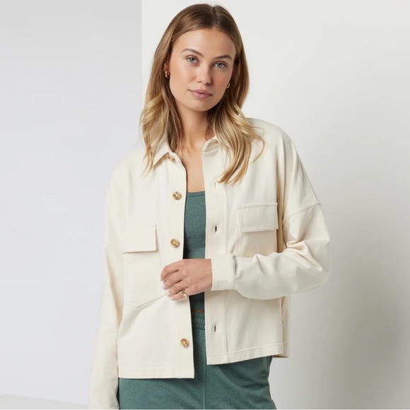Vuori Jackets & Blazers - Vuori Mackenzie Cropped Shirt Jacket Size Small